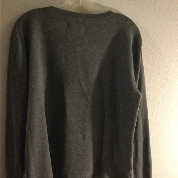 Victoria Sport Gray Long Sleeve Top Size Large - Picture 2 of 4